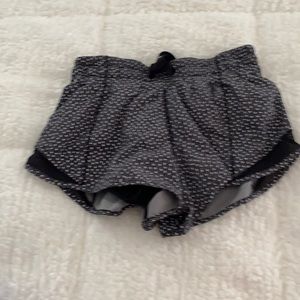 Lululemon Hotty Shorts - size 2 Reg.